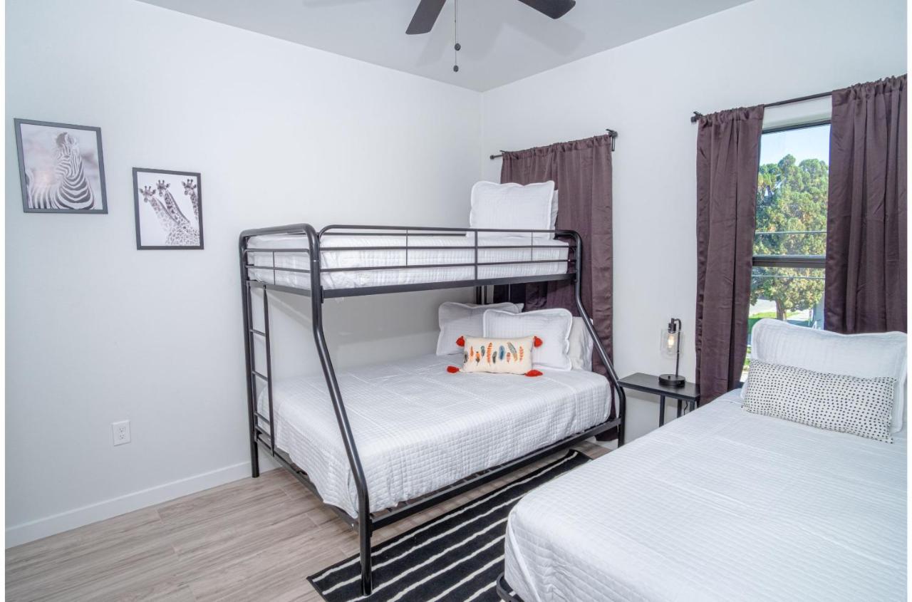 Spectacular 3 Bedroom 2 And A Half Ba Near Downtown Apartamento *